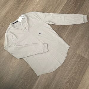 •NWT• Hollister Men Long-Sleeve Cotton Tee in Small